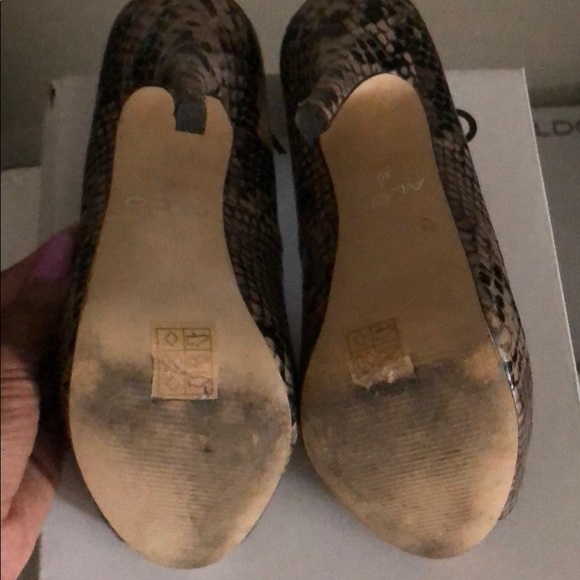 Shoes - Picture 3 of 4